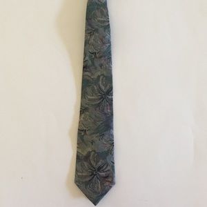 x'Andrini X-long tie.